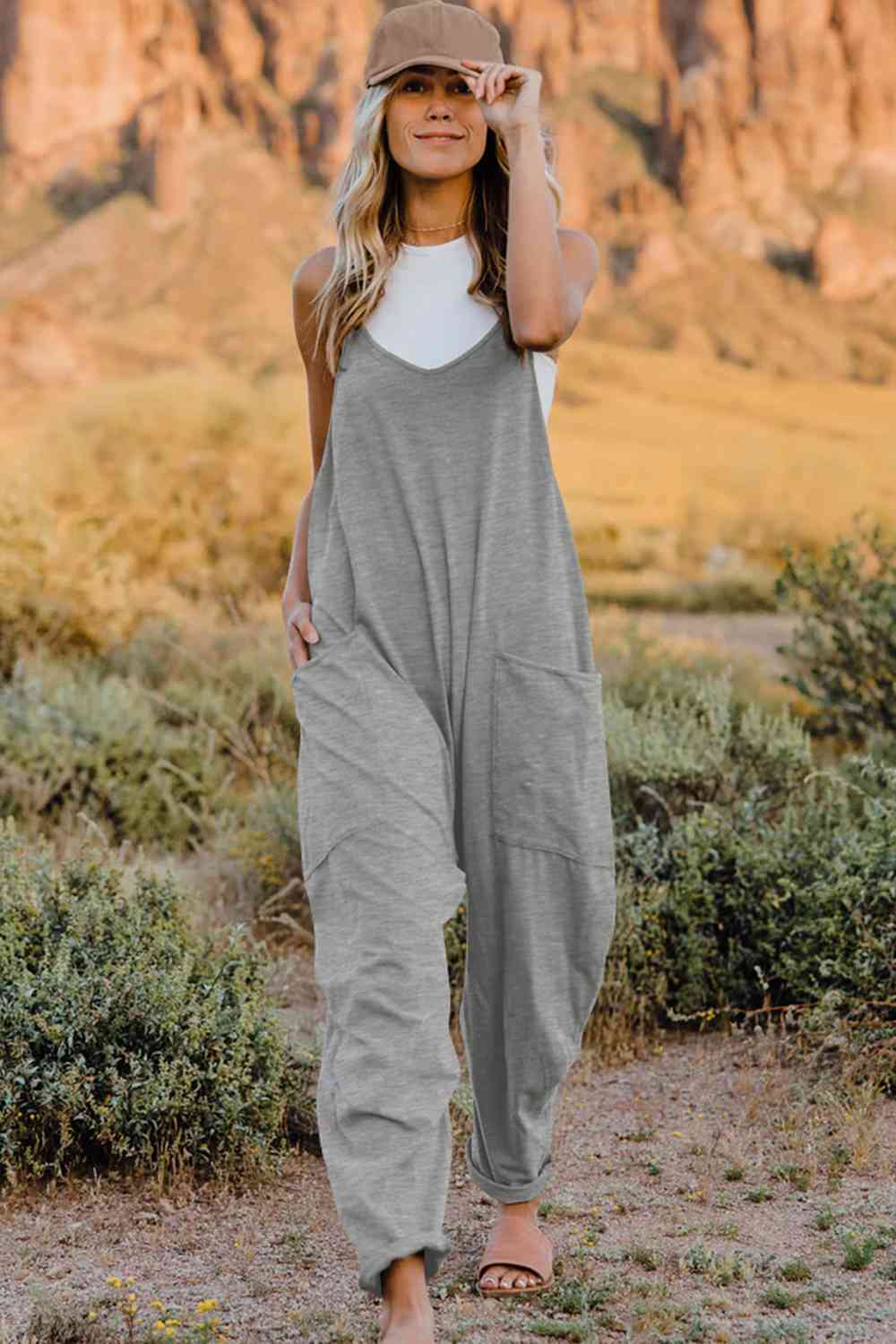 Best Selling V-Neck Sleeveless Jumpsuit with Pocket